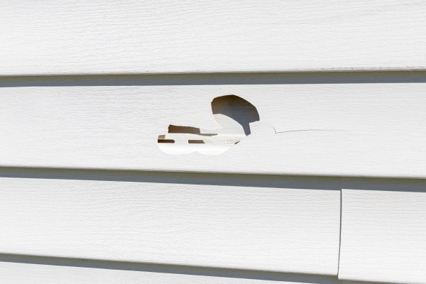 Cost of White Vinyl Siding Repair in Dublin